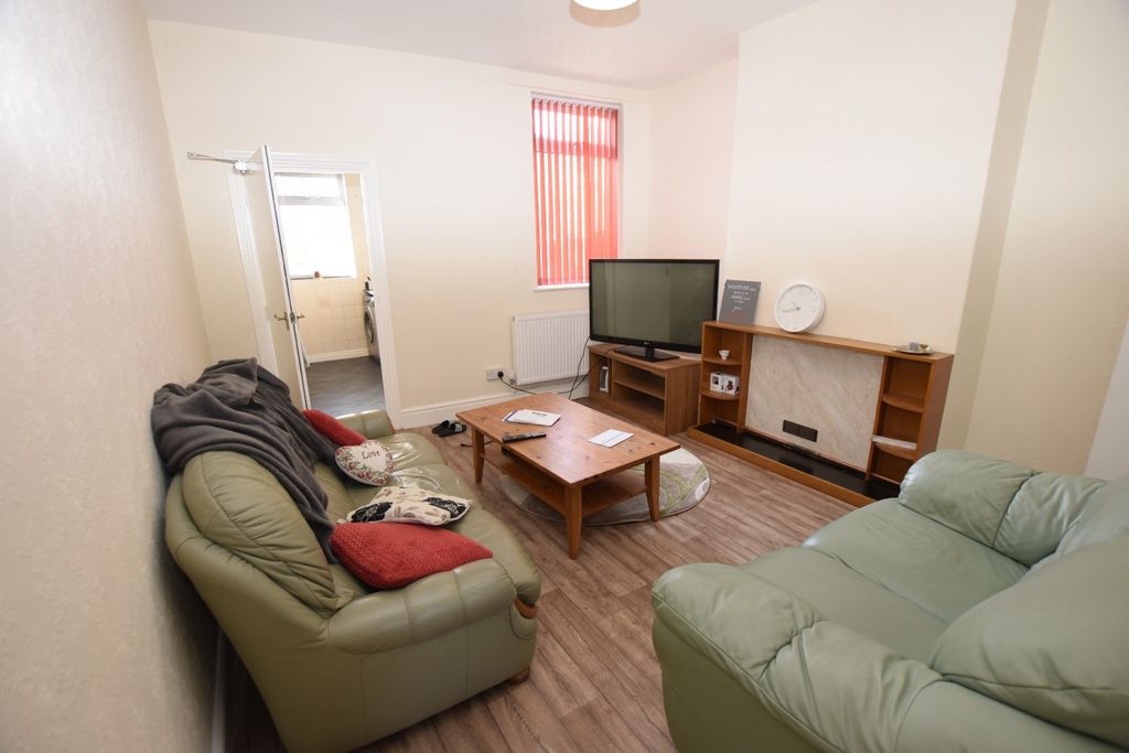 Property photo 2 of 9 2116192