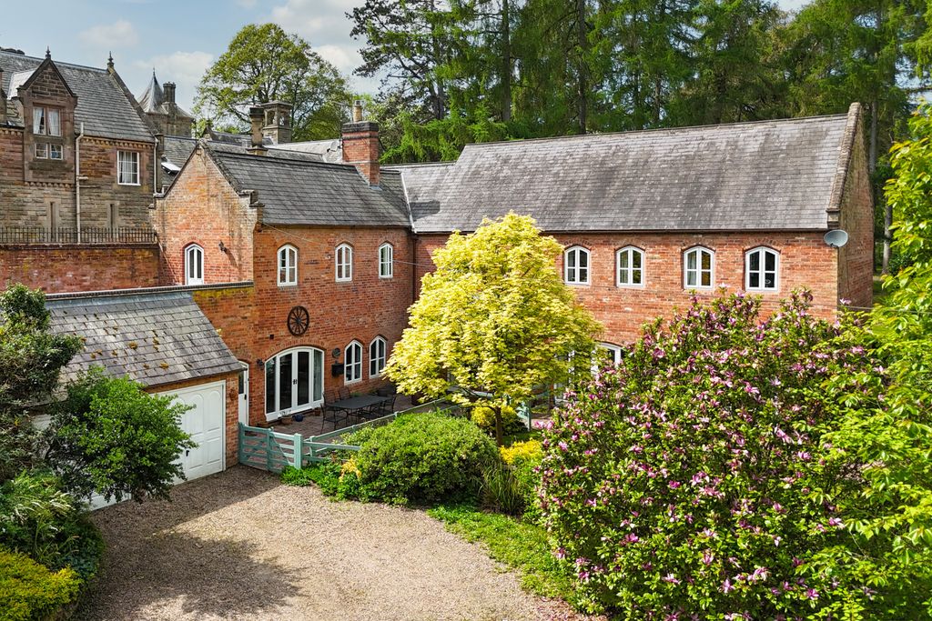 Property photo 1 of 32