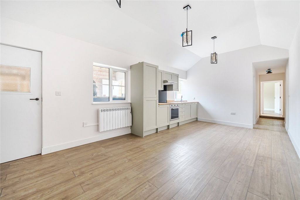 Property photo 2 of 10 Reception