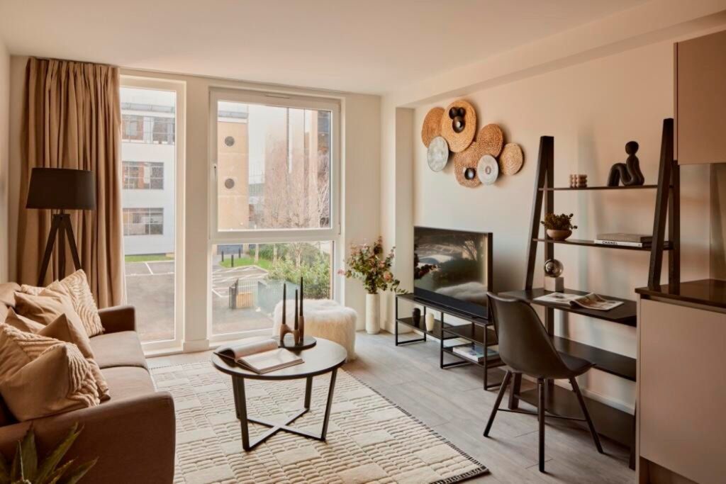 Property photo 1 of 15 Living Room