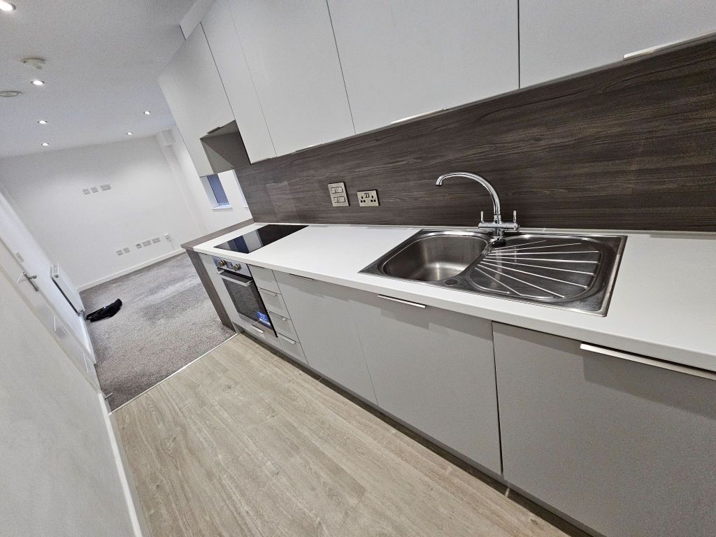 Property photo 3 of 14 Kitchen