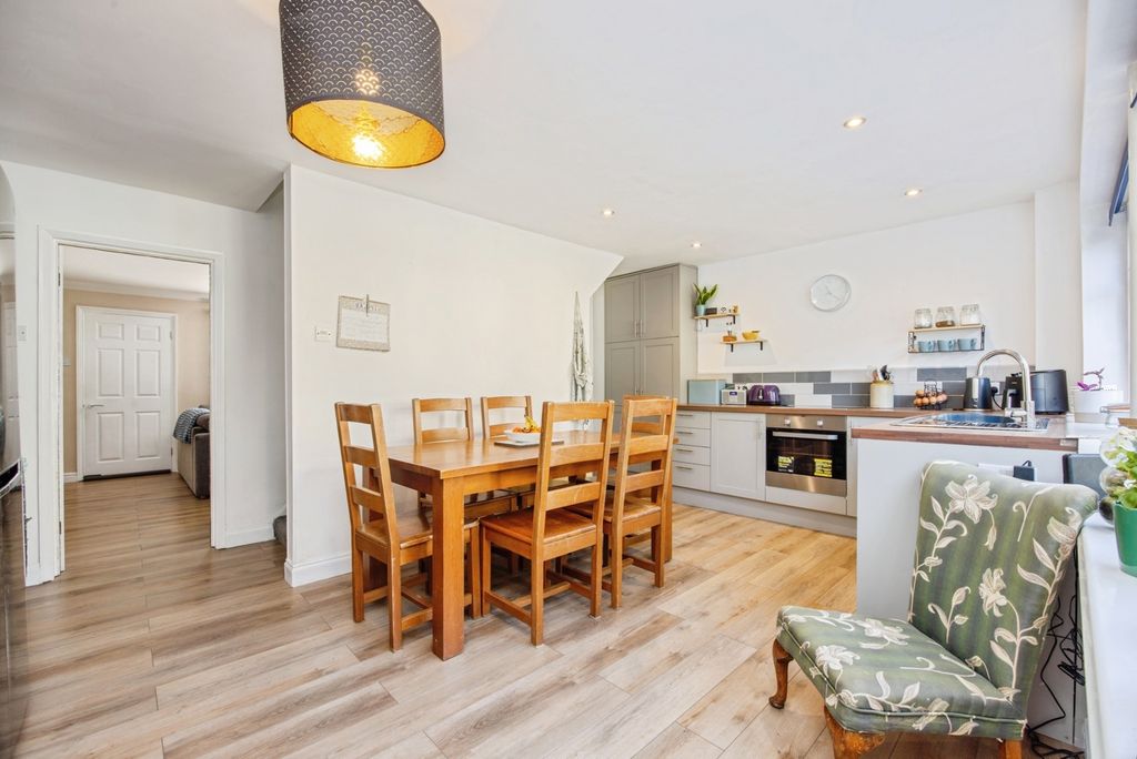 Property photo 3 of 17 Kitchen/Diner