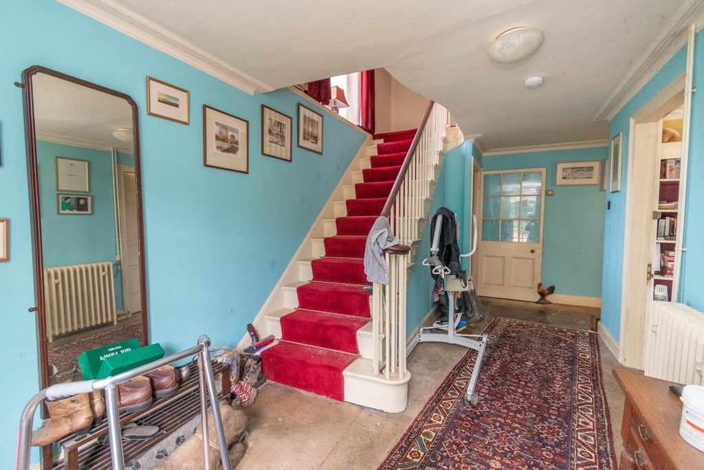Property photo 3 of 19