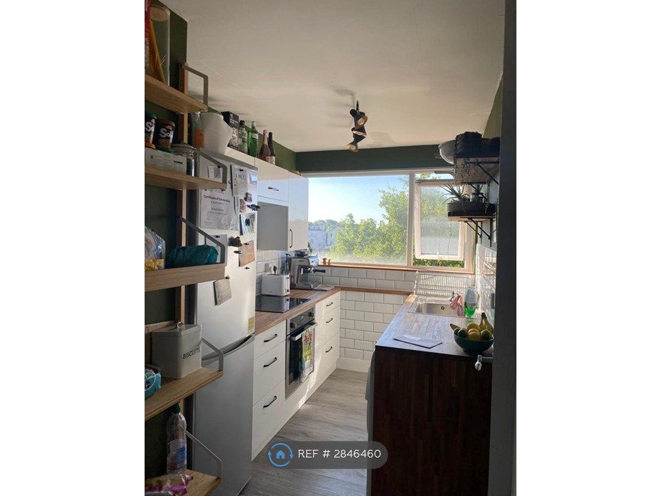 Property photo 1 of 13 Kitchen 2