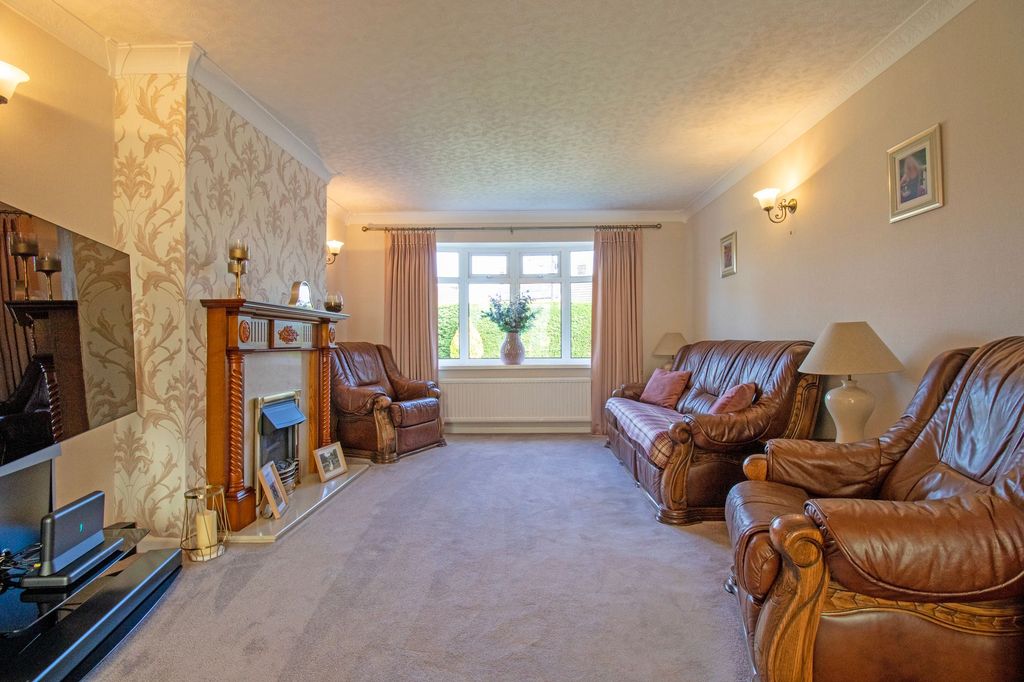 Property photo 3 of 39