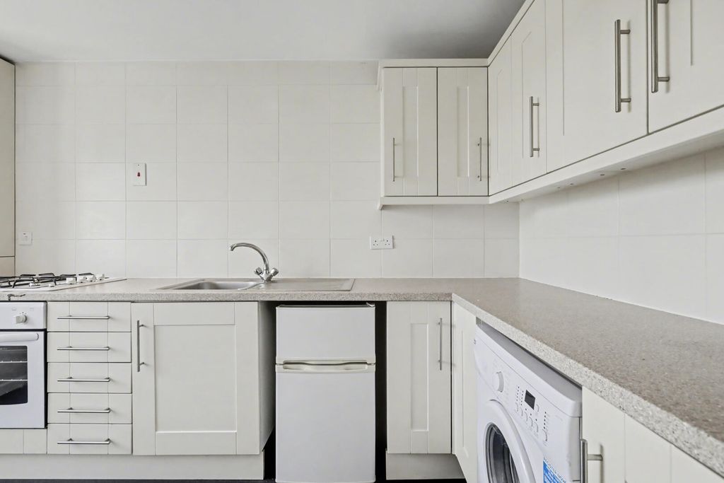 Property photo 2 of 13 Kitchen