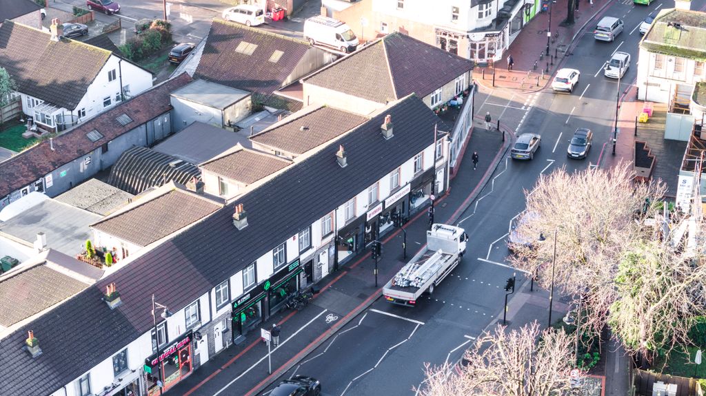 Property photo 3 of 6