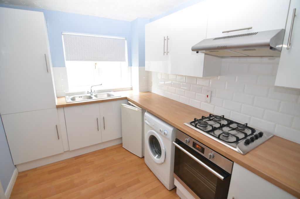 Property photo 3 of 14 Kitchen2