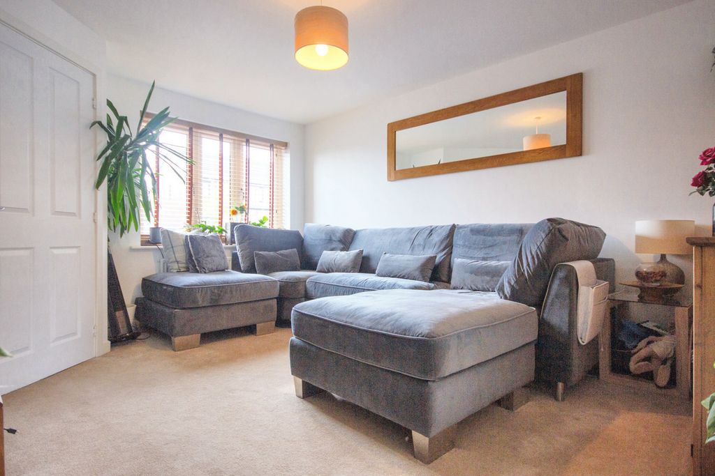 Property photo 2 of 17