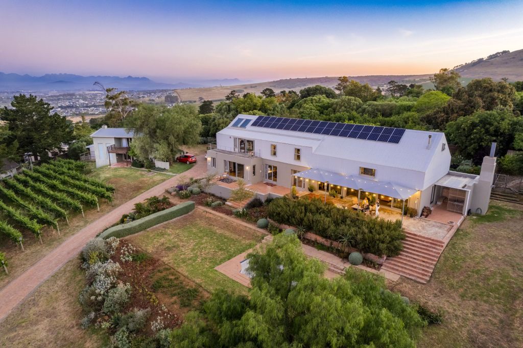 Property photo 1 of 44 Dbv1682390