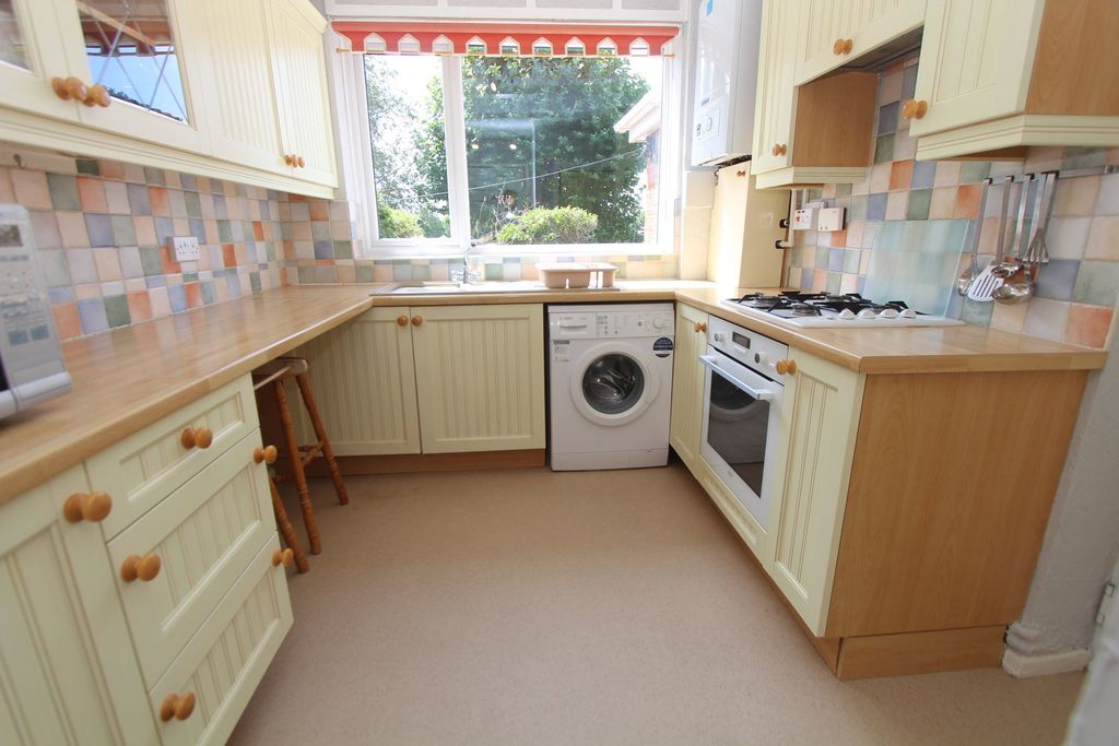 Property photo 3 of 28