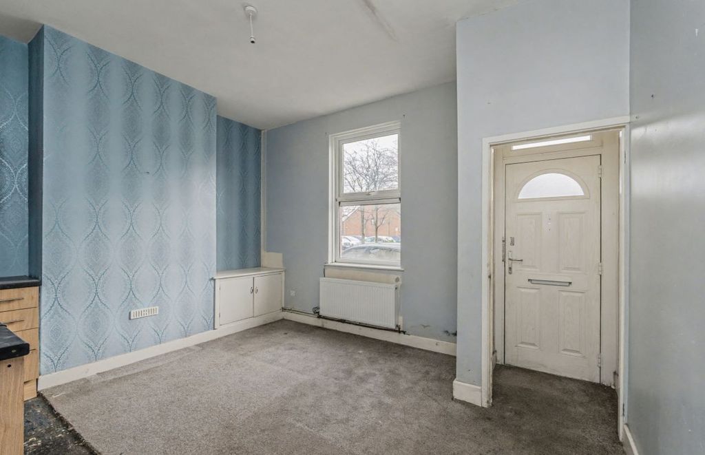 Property photo 3 of 13