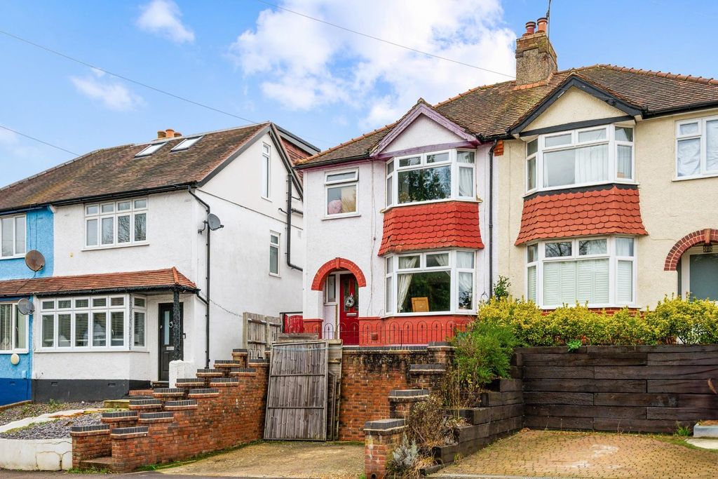 Property photo 1 of 14 Ashurst Road (14).Jpg