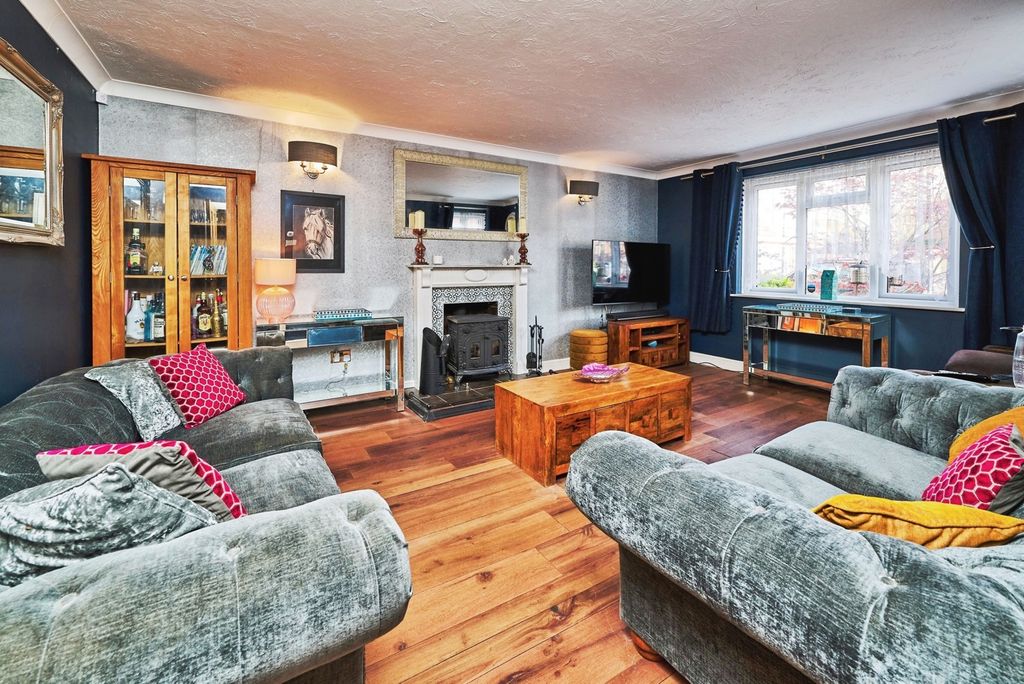 Property photo 2 of 18 Pbox-Img.Jpg