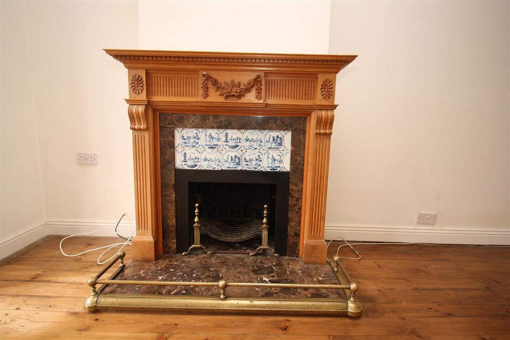 Property photo 3 of 21 Lounge