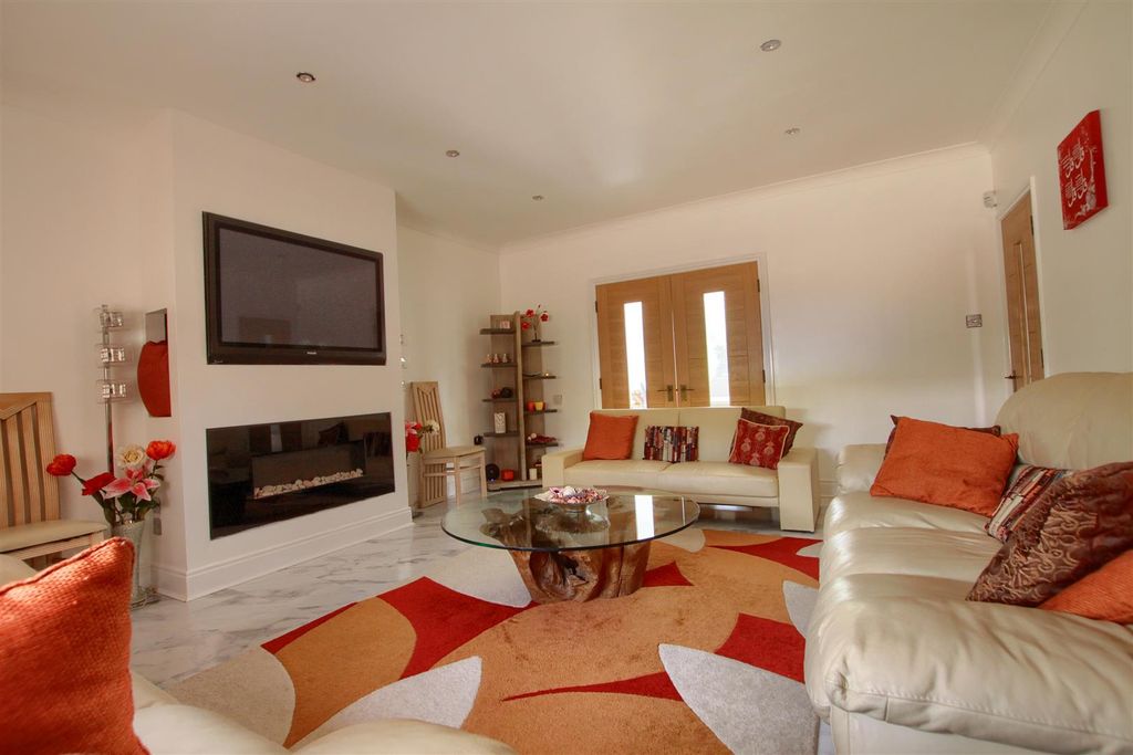 Property photo 3 of 18 Vc6.Jpg