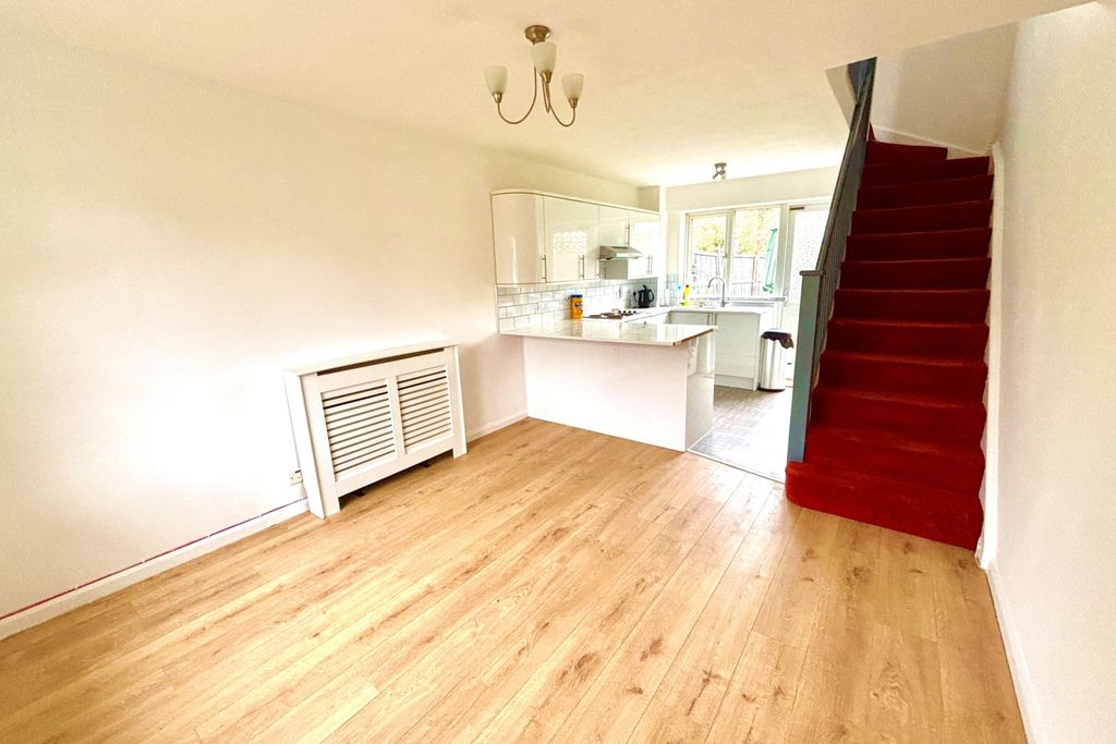 Property photo 3 of 9 Lounge