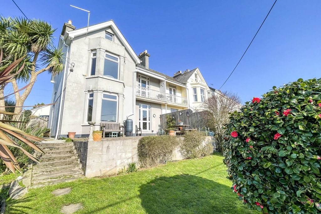Property photo 1 of 30