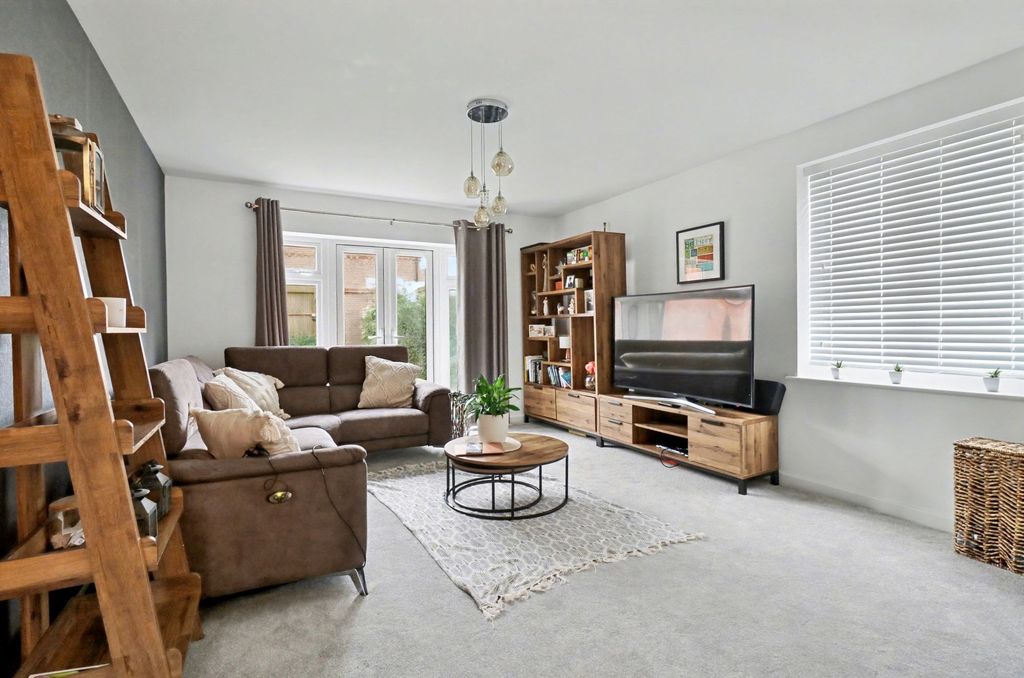 Property photo 3 of 24