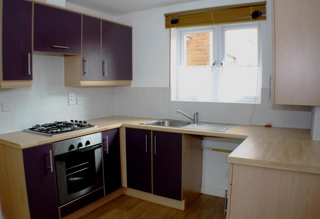 Property photo 2 of 6 Kitchen