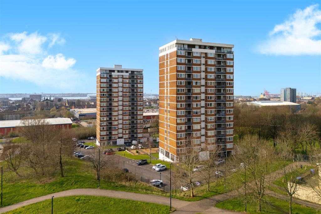 Property photo 1 of 12 77 View 146, L5 3BA_1.Jpg