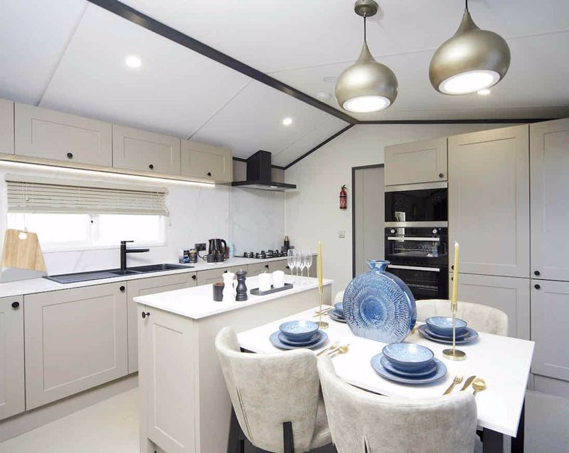 Property photo 3 of 10 Photo 1