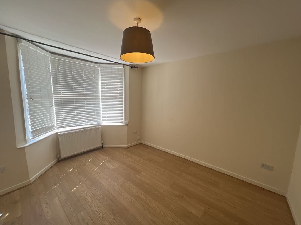 Property photo 1 of 10 Property For Let