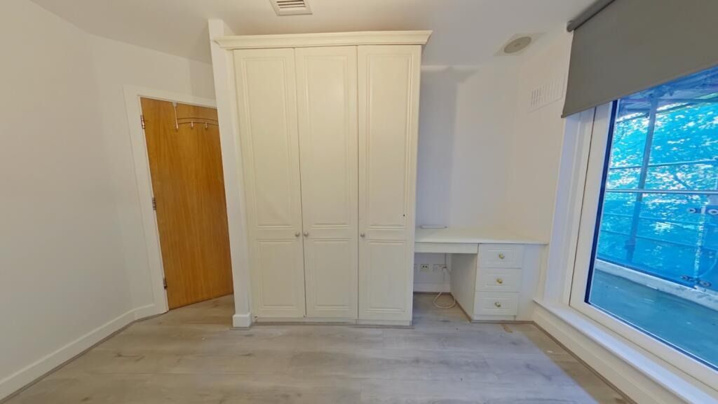 Property photo 3 of 9 4299003