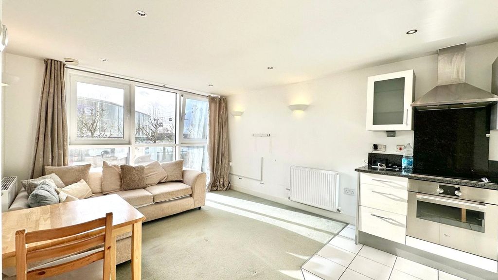 Property photo 3 of 10 Picture No. 06