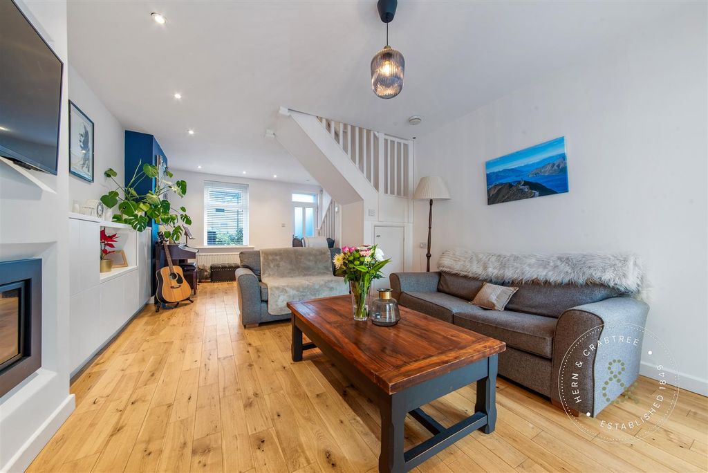 Property photo 2 of 25 Severn-Grove-13.Jpg