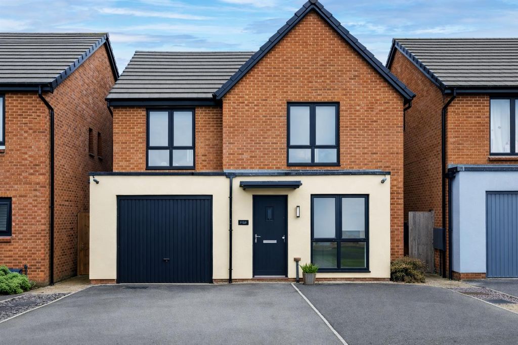 Property photo 1 of 31 Front.Png