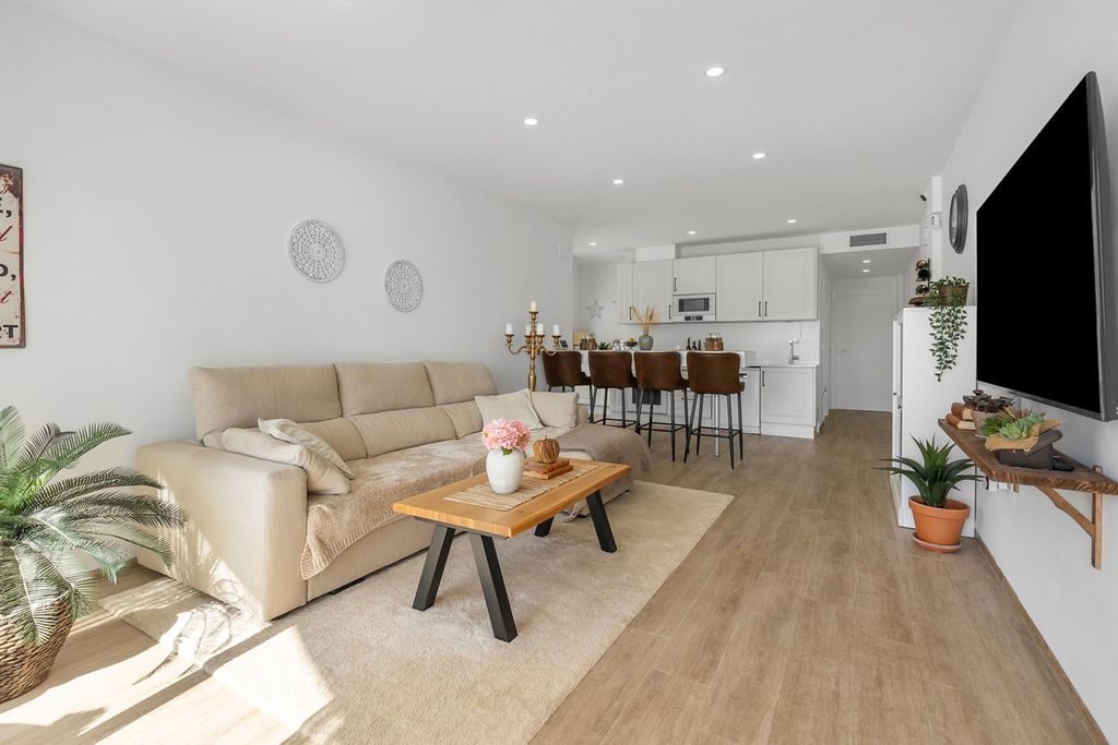 Property photo 2 of 36