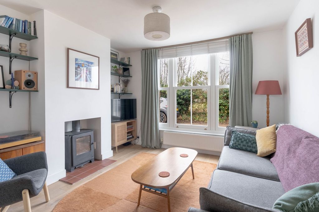 Property photo 2 of 12