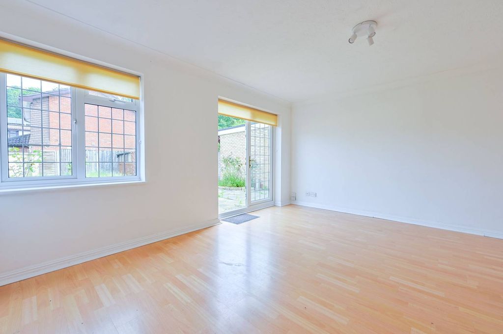 Property photo 3 of 16