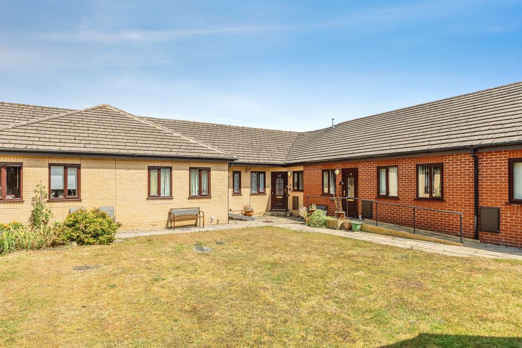 Property photo 2 of 18