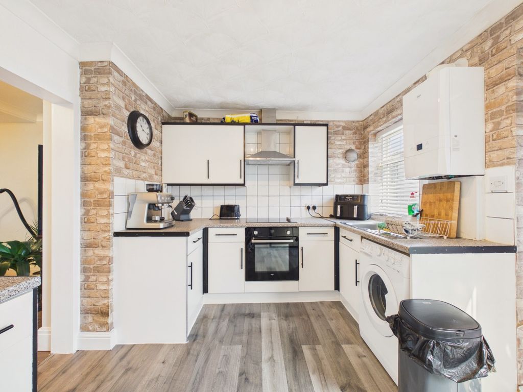 Property photo 2 of 12 5248045