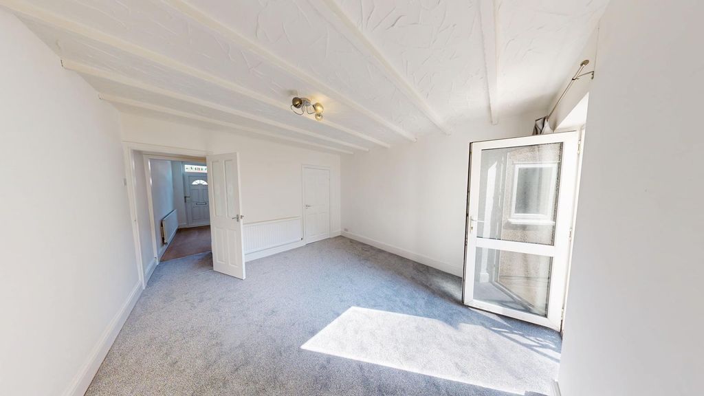 Property photo 3 of 12 3.Jpg