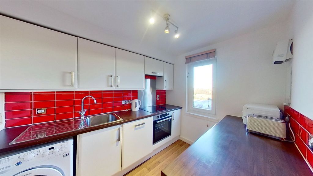 Property photo 3 of 9 Photo 3