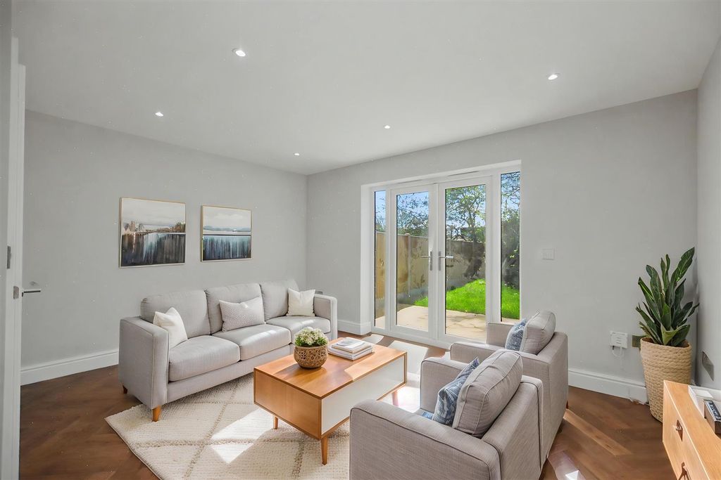 Property photo 2 of 22 Ai Lounge.Jpeg