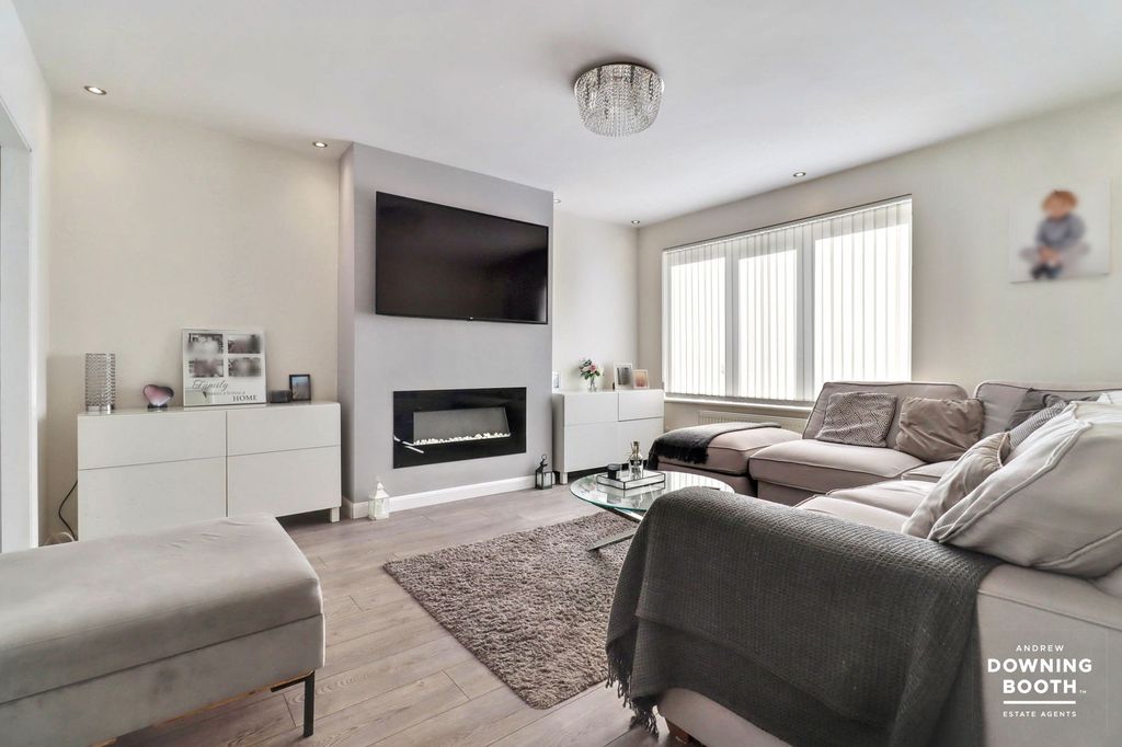 Property photo 3 of 27