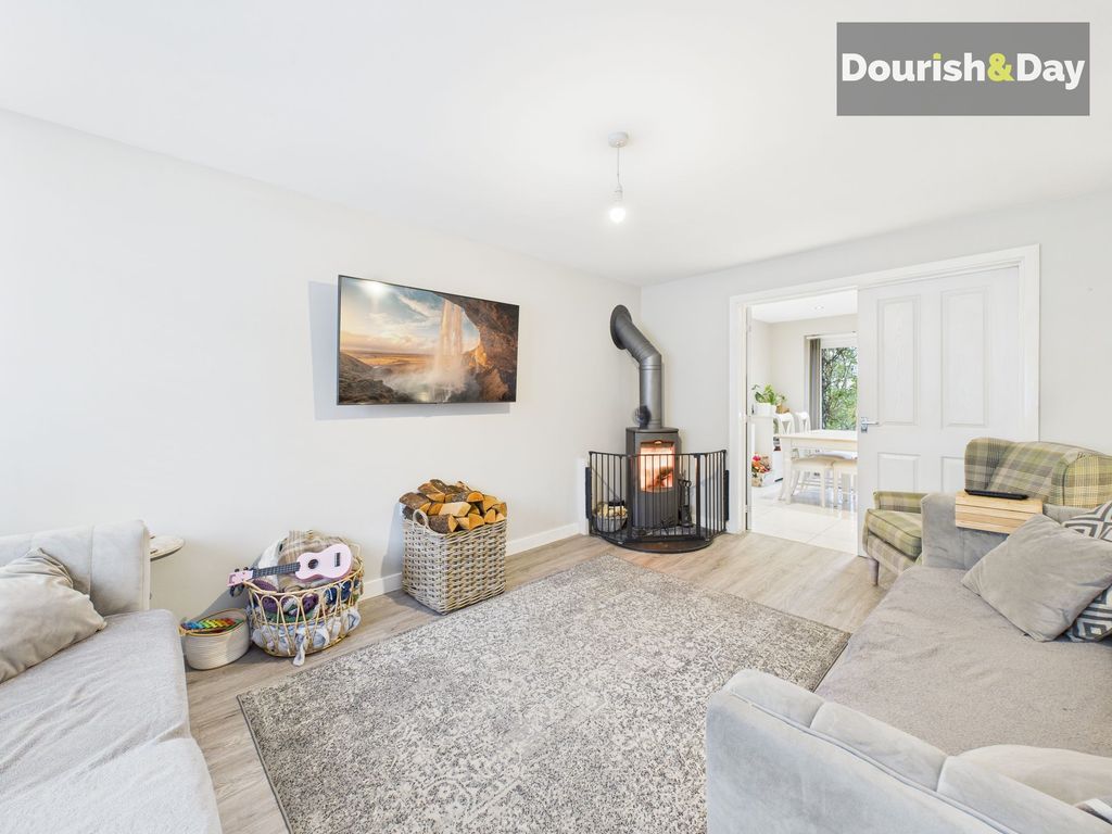 Property photo 2 of 25