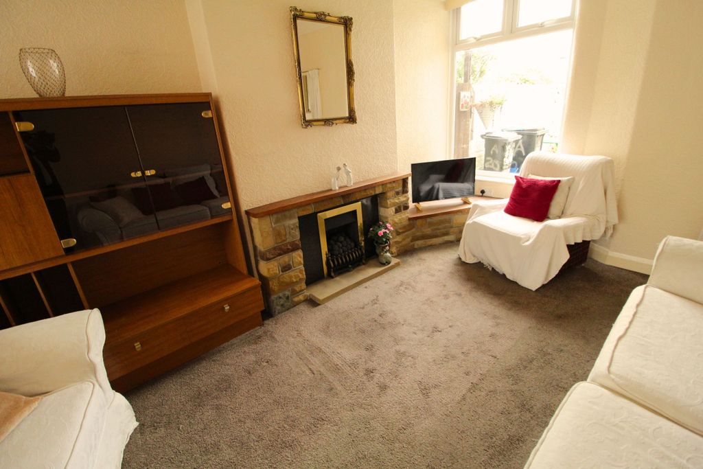 Property photo 3 of 21