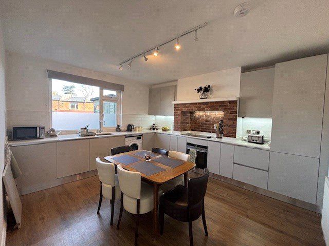 Property photo 2 of 17 Picture No. 10