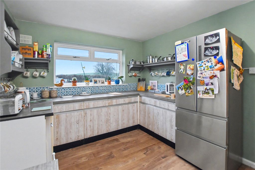 Property photo 3 of 20 Picture No. 04