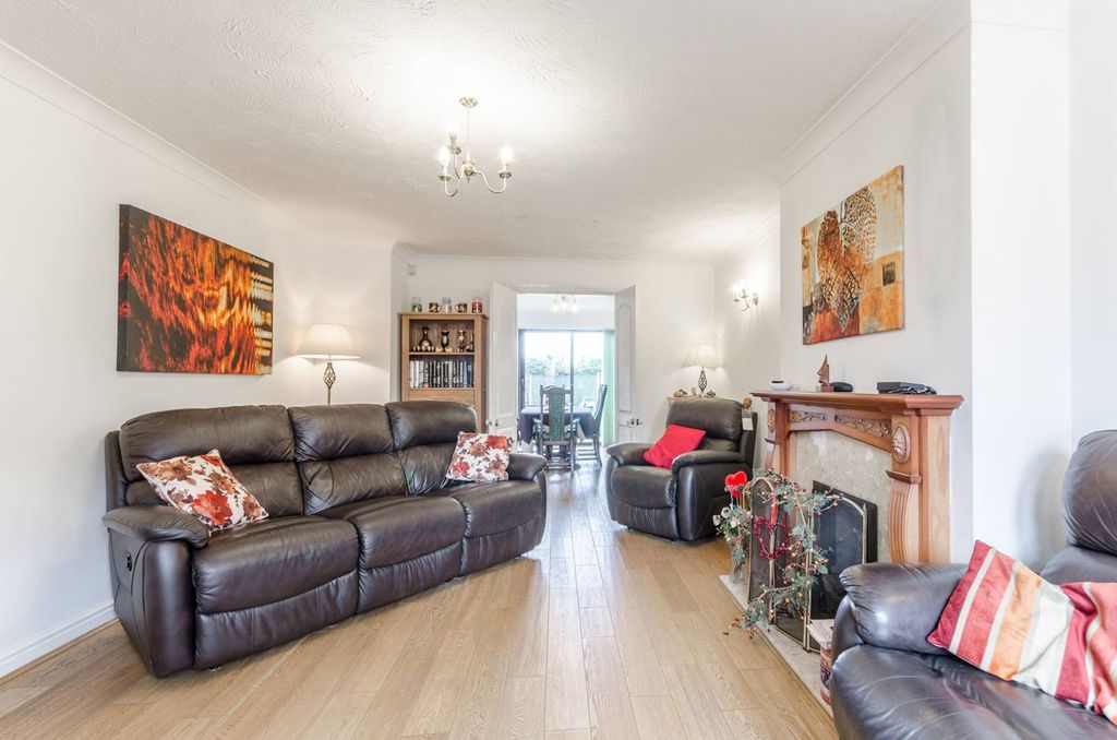 Property photo 2 of 16