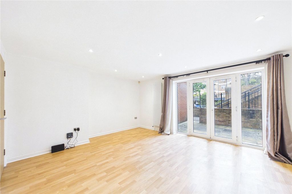 Property photo 3 of 10 Picture No. 05