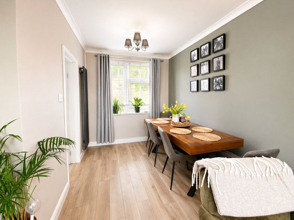 Property photo 3 of 12 Dining Room