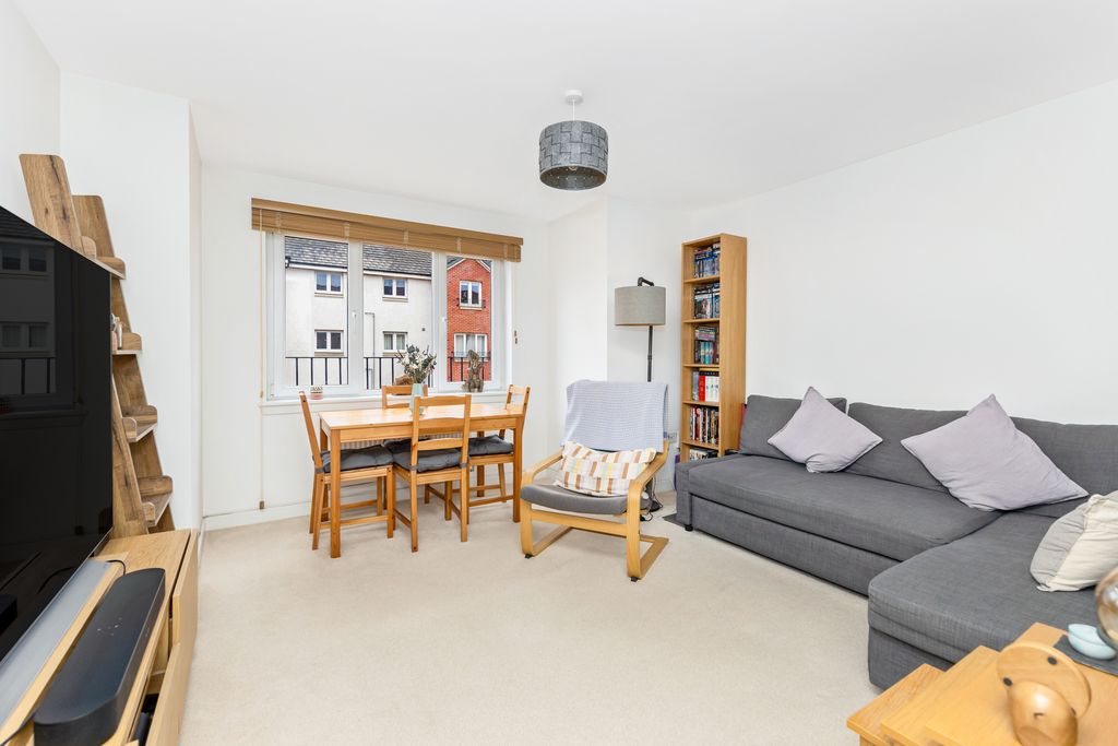 Property photo 3 of 17 Property Image 4
