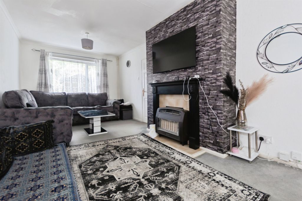 Property photo 2 of 25