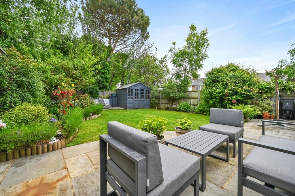Property photo 2 of 12